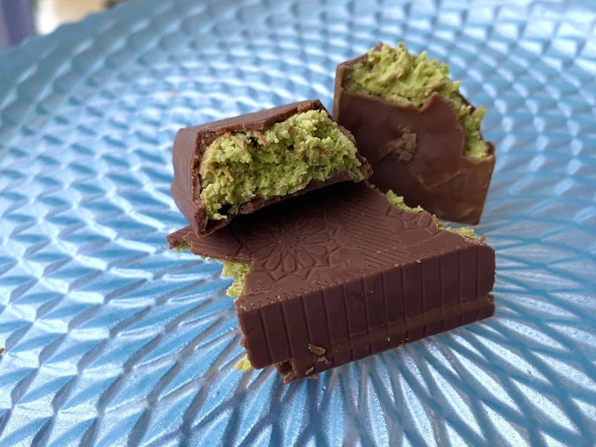 Pistachio Praline Dubai Chocolate Bar: 30 Pieces