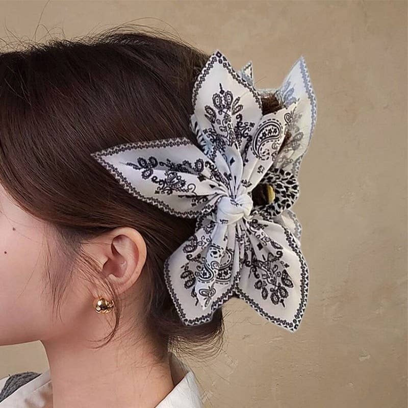 Paisley Vintage Claw Clip: Black