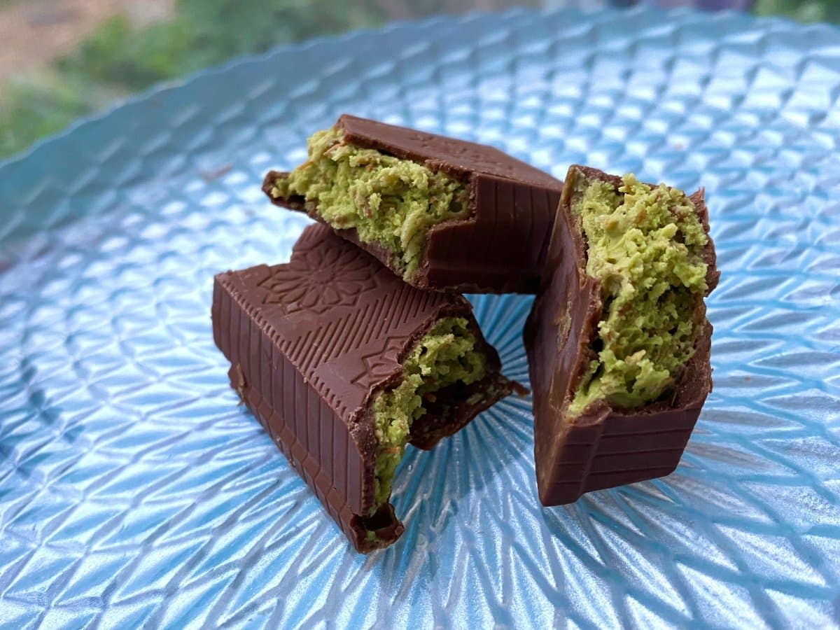 Pistachio Praline Dubai Chocolate Bar: 30 Pieces