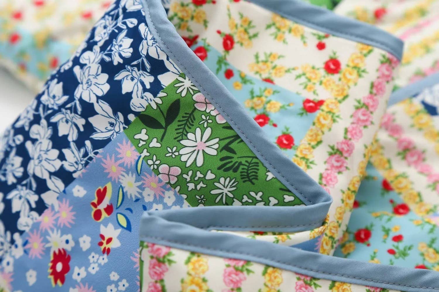 Elysane Cottagecore Floral Quilted Jacket: Green