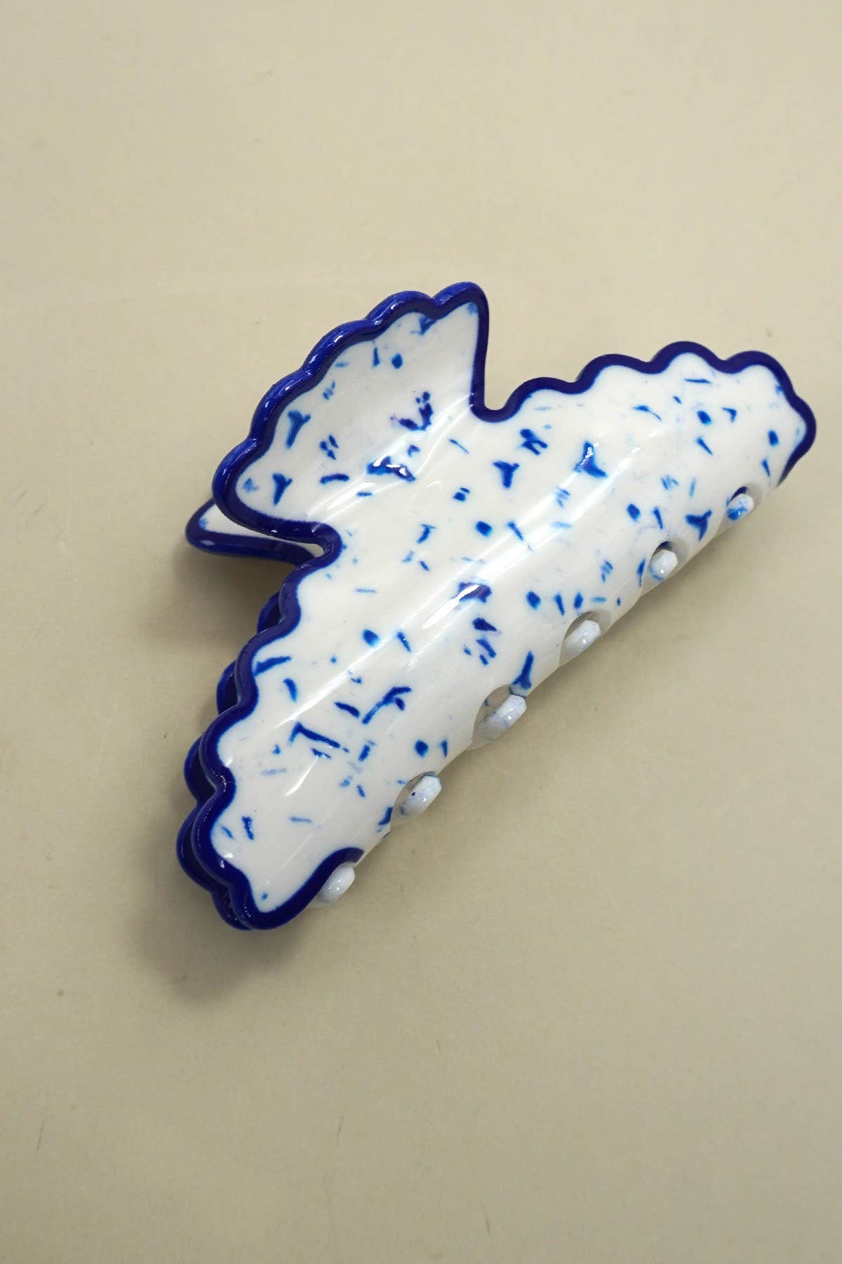 Porcelain Style Claw Clip: White