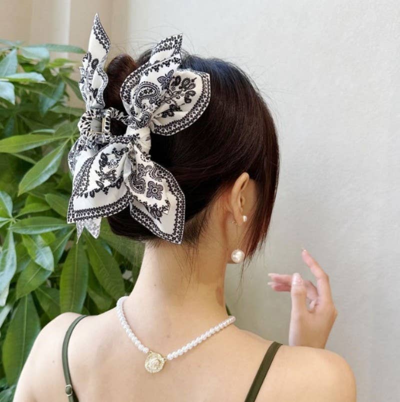 Paisley Vintage Claw Clip: Black